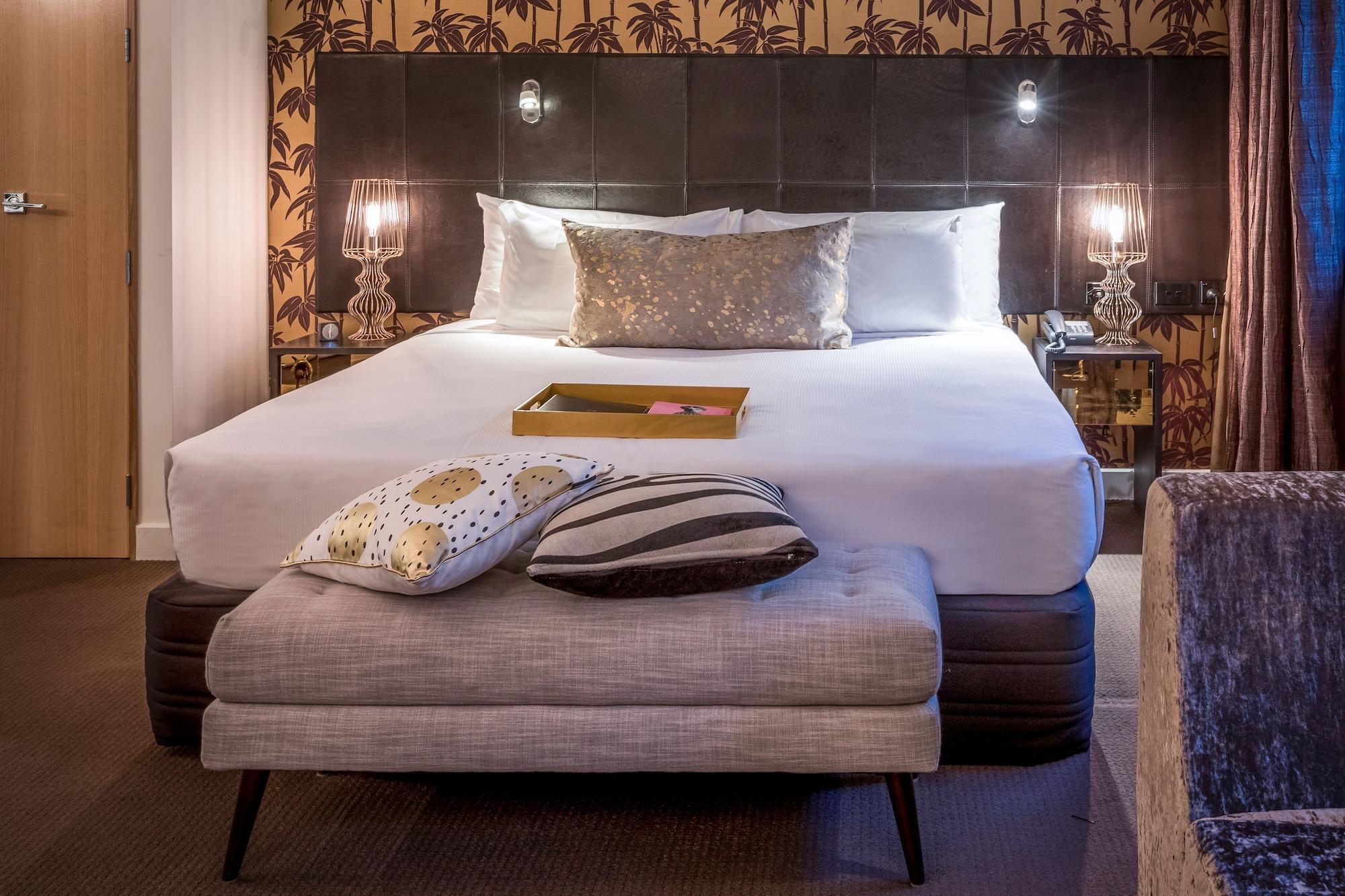 Museum Apartment Hotel, Independent Collection By Evt Веллингтон Экстерьер фото A bedroom at the hotel