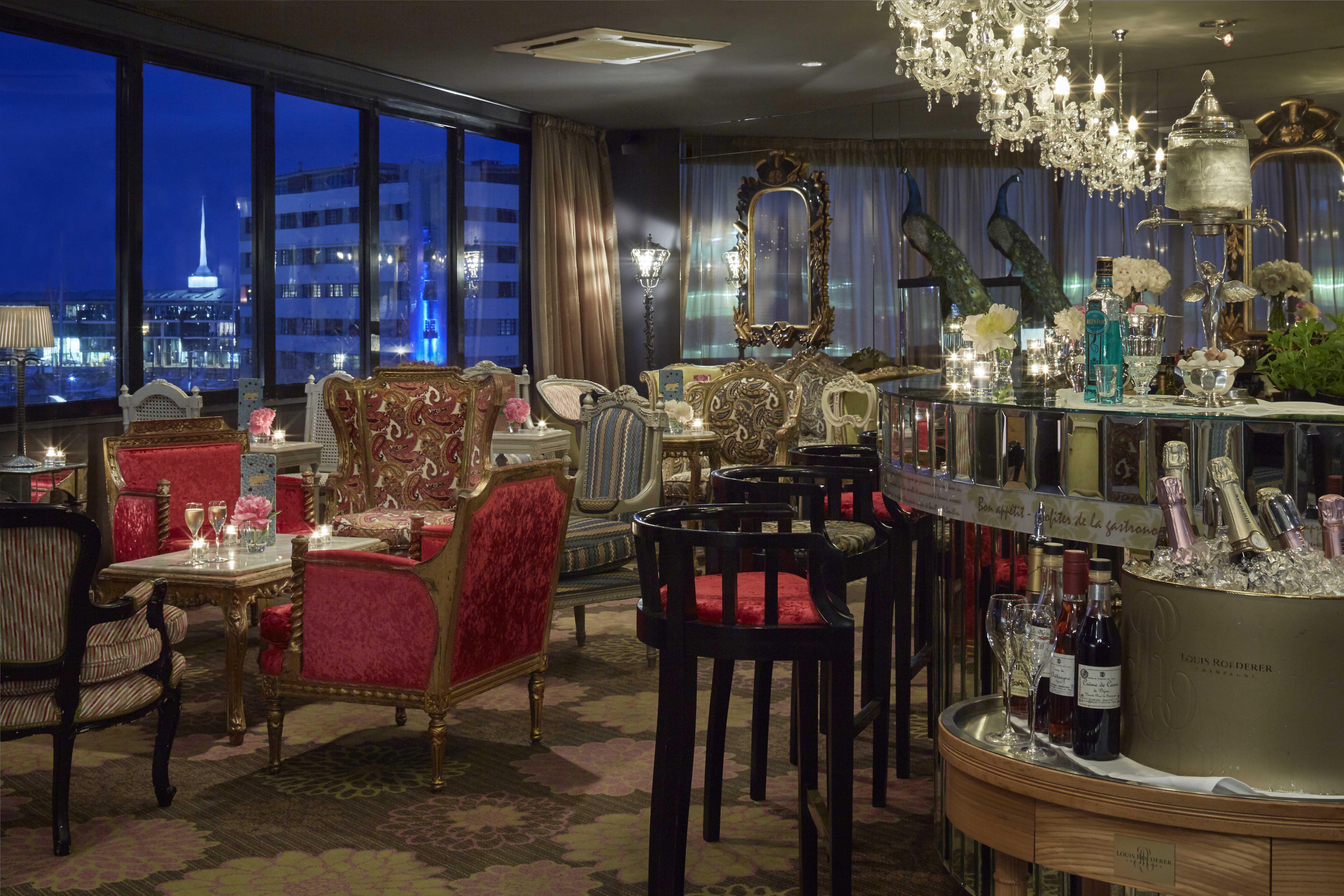 Museum Apartment Hotel, Independent Collection By Evt Веллингтон Экстерьер фото The bar at the 101 bar