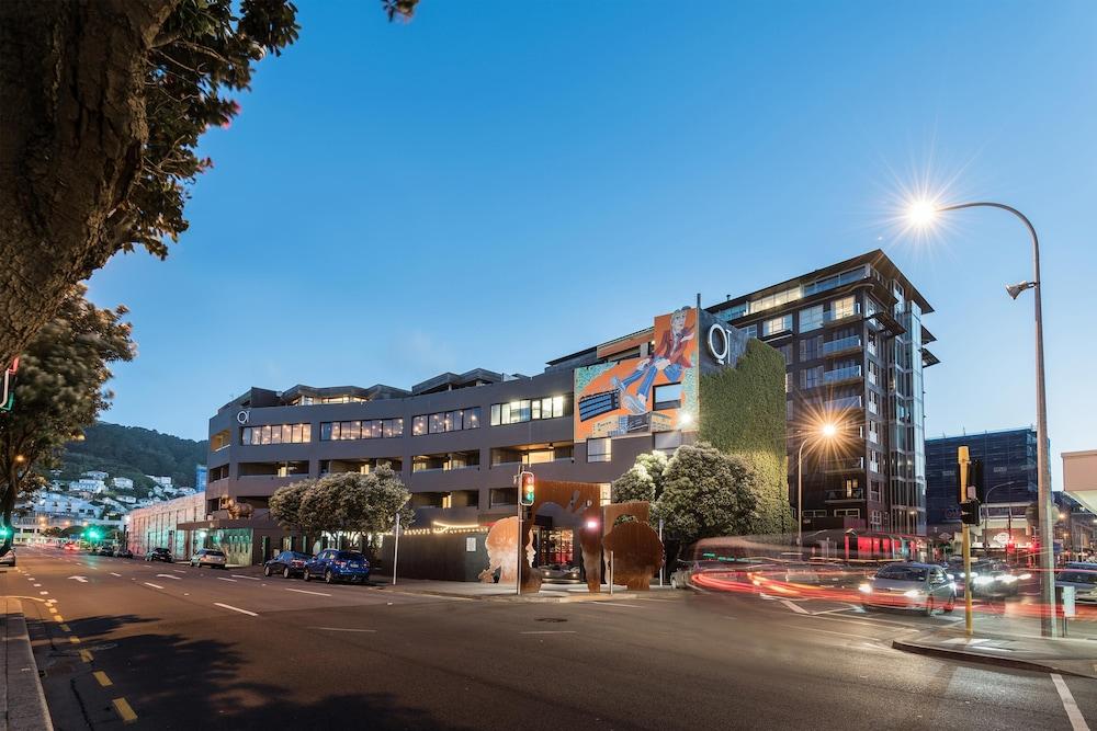 Museum Apartment Hotel, Independent Collection By Evt Веллингтон Экстерьер фото The building at night