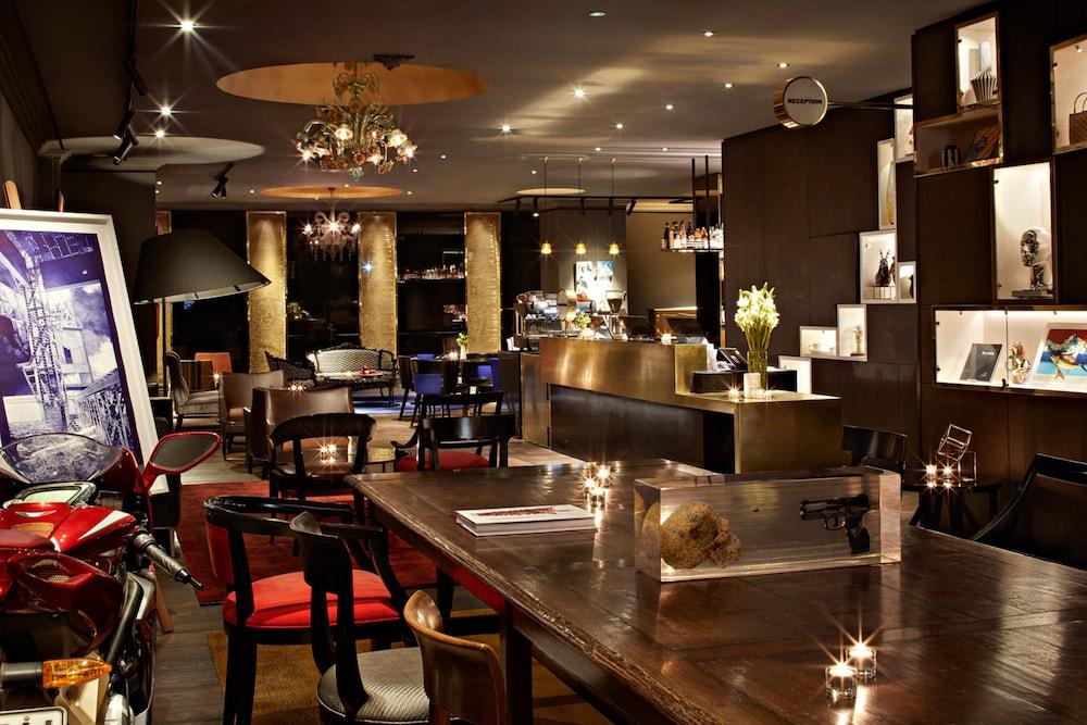 Museum Apartment Hotel, Independent Collection By Evt Веллингтон Экстерьер фото The interior of the bar